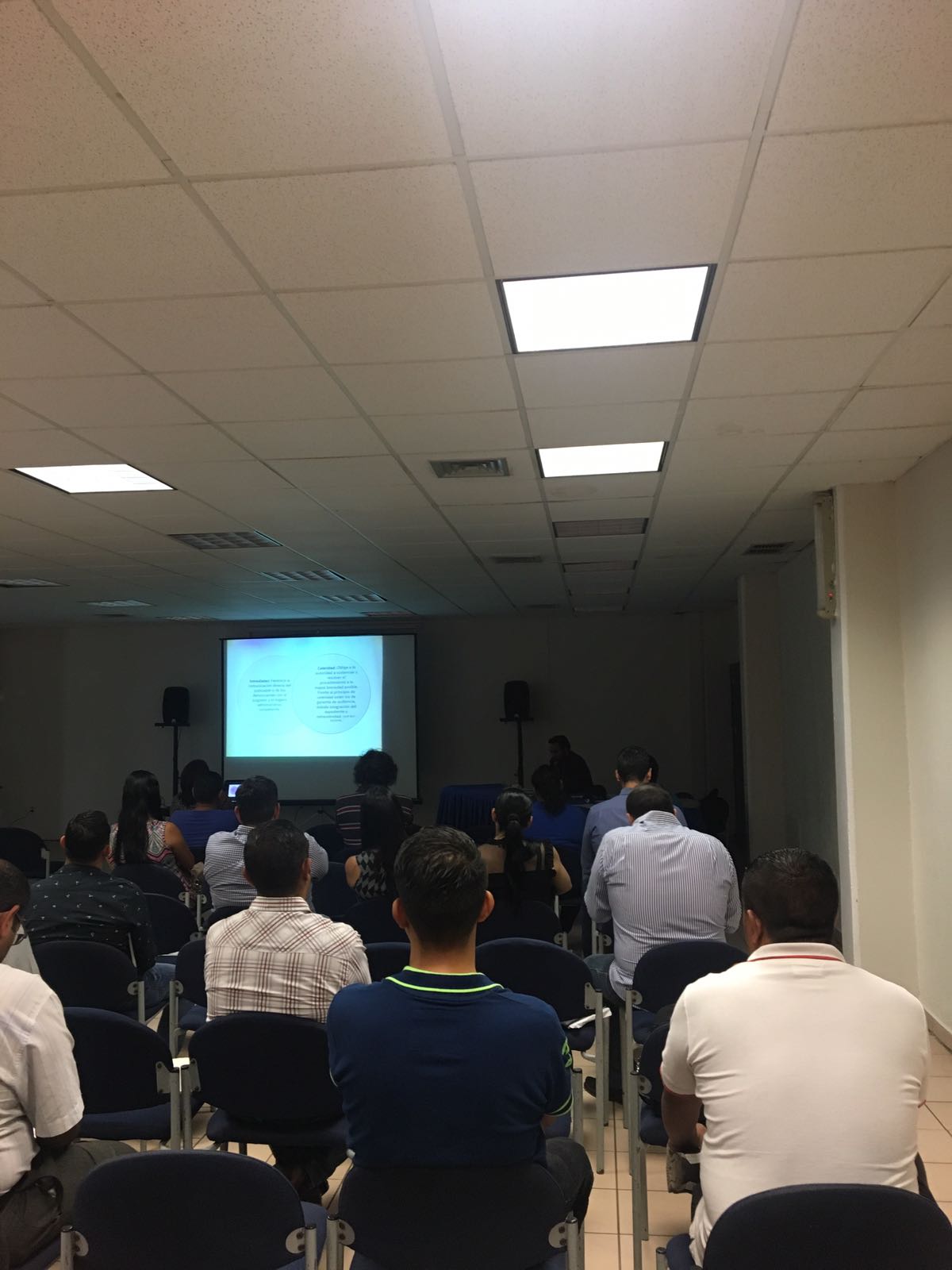 Seminario en el Centro Universitario de la Costa Sur