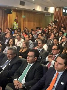 La y los magistrados del Tribunal Electoral del Estado de Jalisco, en la presentación del libro "La reelección legislativa y de ayuntamientos en México" del Magdo. Jorge Sánchez Morales La y los magistrados del Tribunal Electoral del Estado de Jalisco, en la presentación del libro "La reelección legislativa y de ayuntamientos en México" del Magdo. Jorge Sánchez Morales