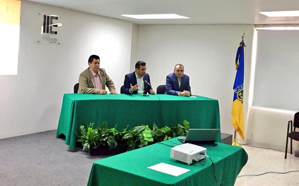 El personal del Tribunal Electoral del Estado de Jalisco, durante la plática "Generalidades de la ley de protección de datos personales" Impartido por el Itei Jalisco El personal del Tribunal Electoral del Estado de Jalisco, durante la plática "Generalidades de la ley de protección de datos personales" Impartido por el Itei Jalisco